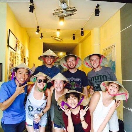 The Art - Vitamin Smiles Hostel Ho Chi Minh City Bagian luar foto